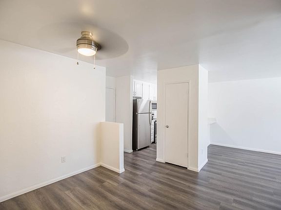 5th image of 7317 Haskell Ave APT 105
