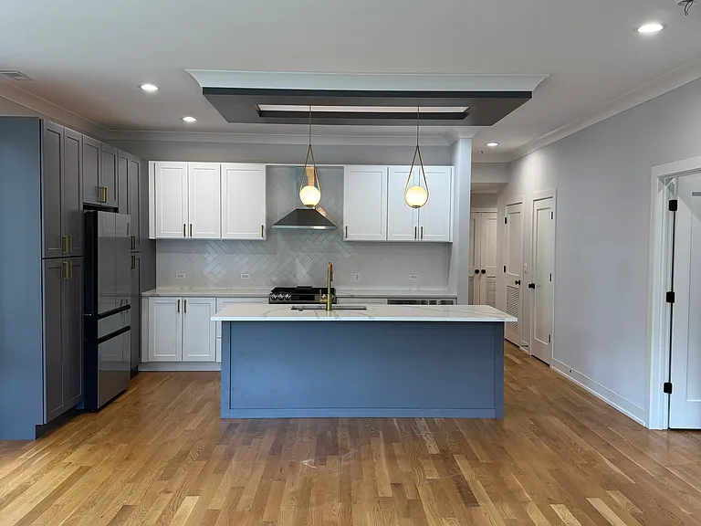 6004 S Rhodes Ave #2N — Photo 2