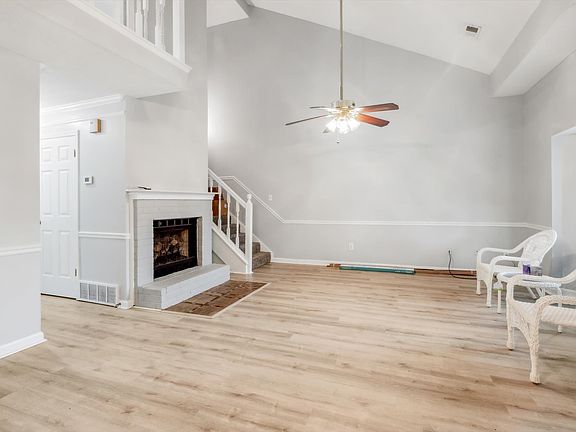 5th image of 4253 Peach Valley Dr