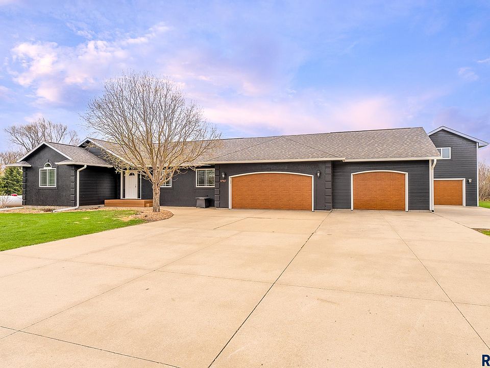 1st image of 47987 Meadowlark St