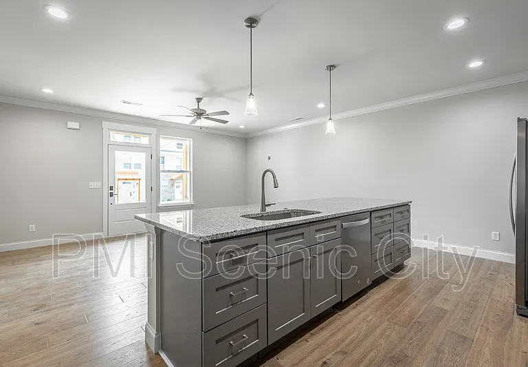 1904 Cypress Ln — Photo 16