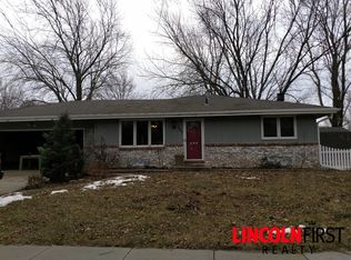 151 Oregon Trl, Lincoln, NE 68521