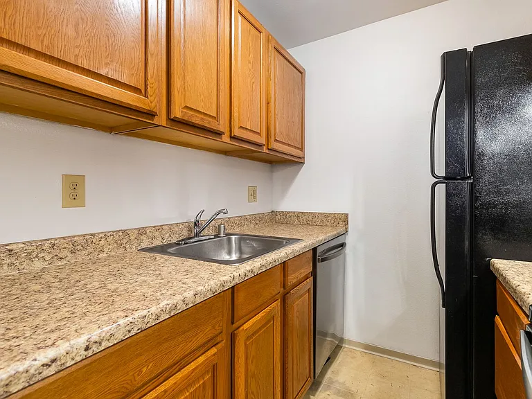 1607 Carolina St — Photo 18