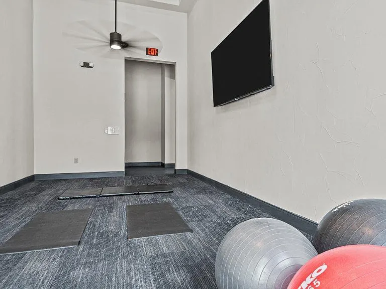 Redbird Ridge Apartments — Photo 35