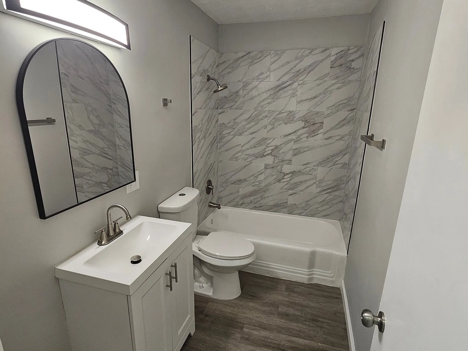 Beutifully Redone Cahokia Heights Home with Garage — Photo 2