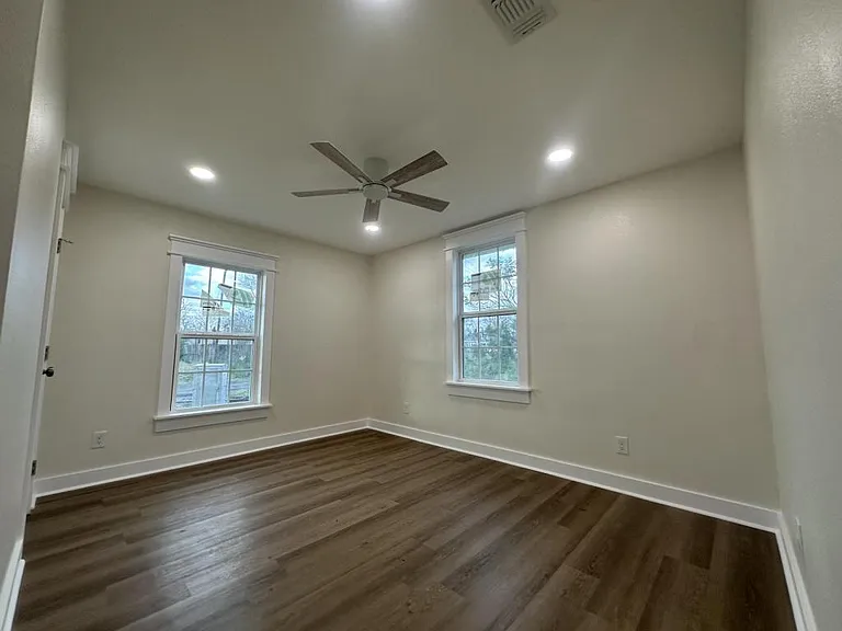 804 E Water St — Photo 23