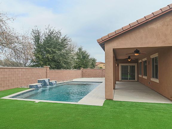 2nd image of 462 W Calle Las Tunas