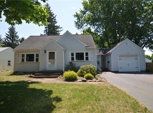 43 Hiett Rd, Rochester, NY 14626