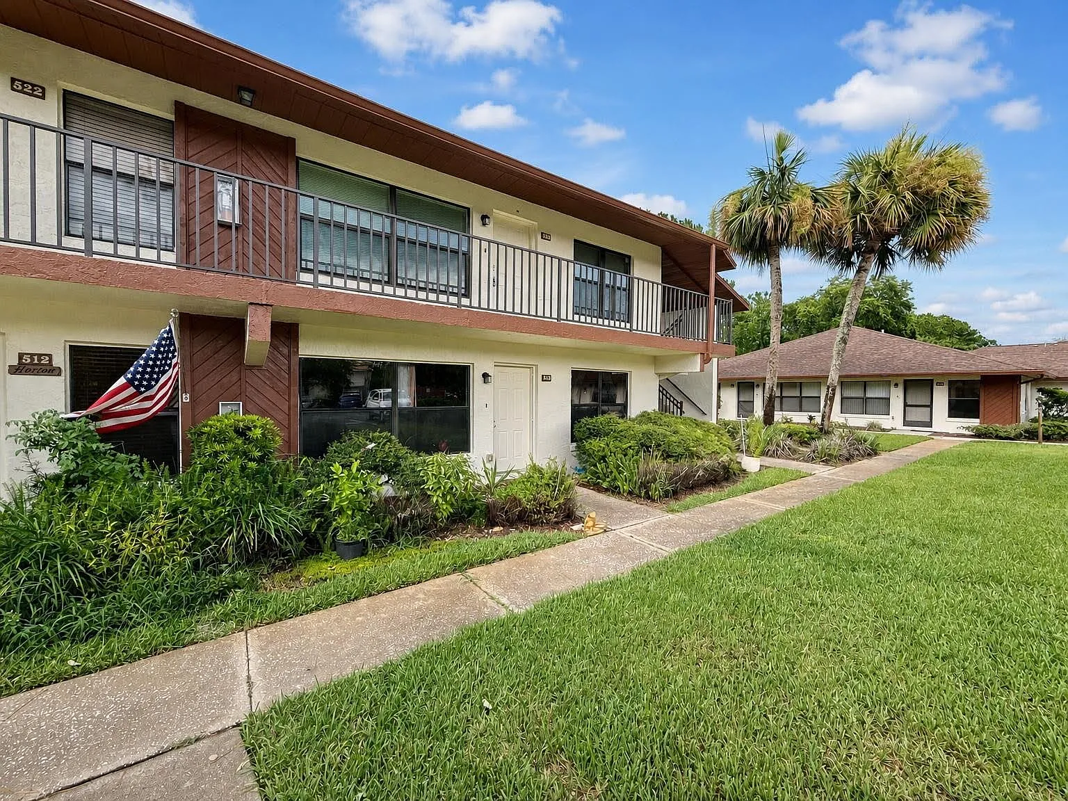 2 bed, 1.5 bath, 896 sqft, $1,500 — Photo 2