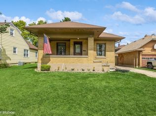 314 Prairie St, Elgin, IL 60120