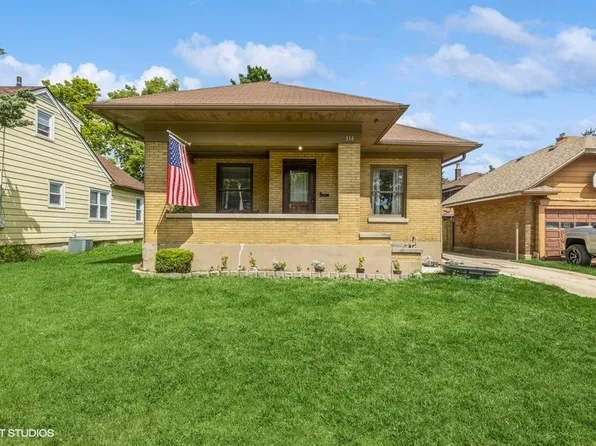 314 Prairie St, Elgin, IL 60120