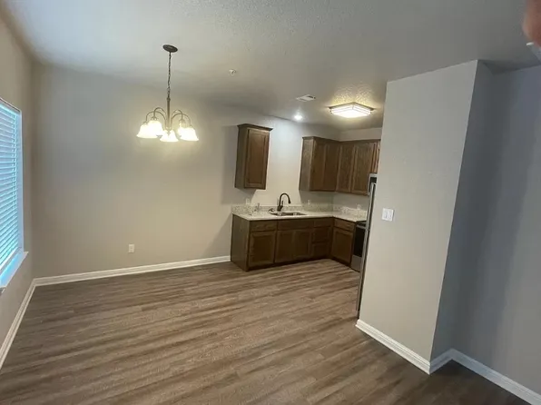 711 W Franklin St, Alvord, TX 76225