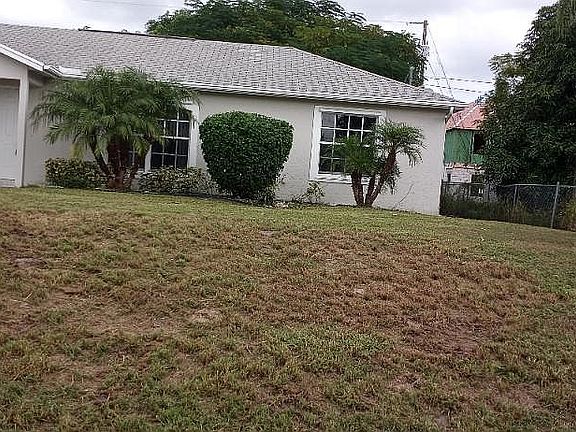 3rd image of 419 SW Lakota Ave