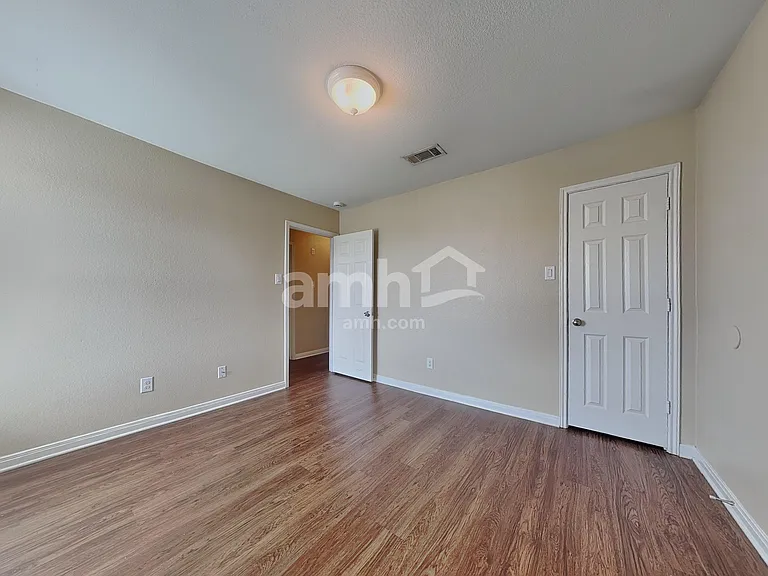 501 Hidden Dale Dr — Photo 18