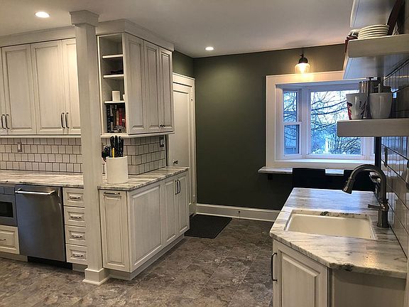 3rd image of 285 Eagle Rock Ave