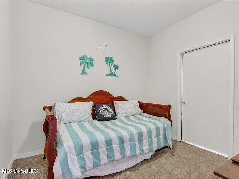 1283 Century Oaks Dr #B — Photo 8
