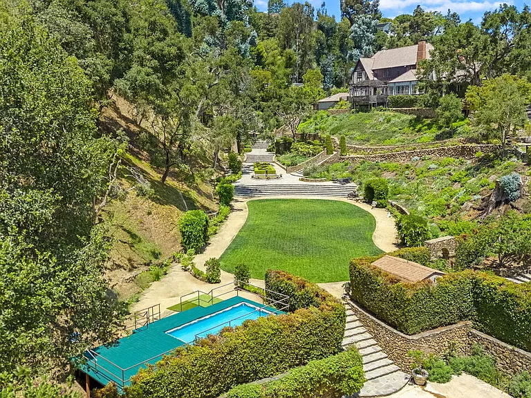 1957 Mandeville Canyon Rd — Photo 3