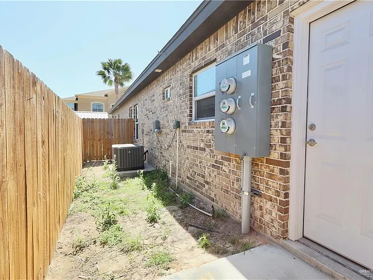 2612 E Israel Ave #A — Photo 17
