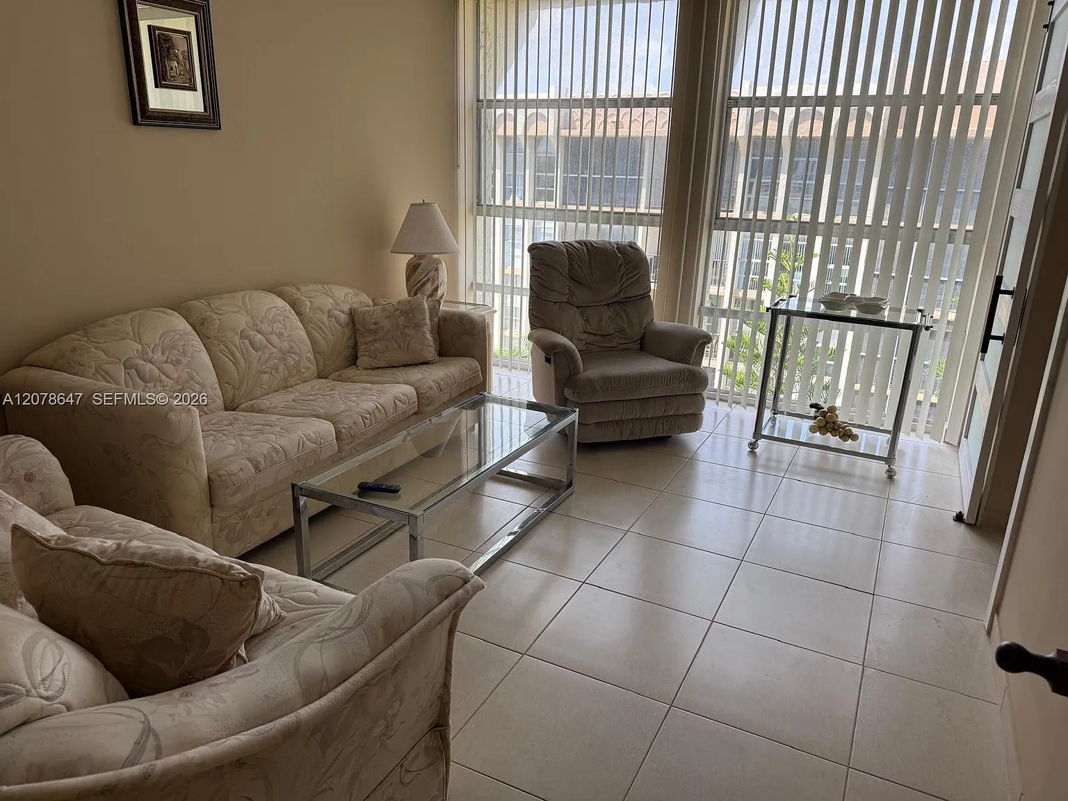 Desoto Park Condo — Photo 2