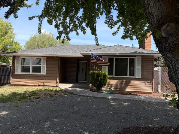4225 Summers Ln, Klamath Falls, OR 97603