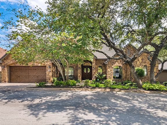 2nd image of 14 Oak Hill Pl