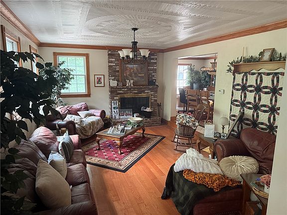 5th image of 446 Monroe Rd