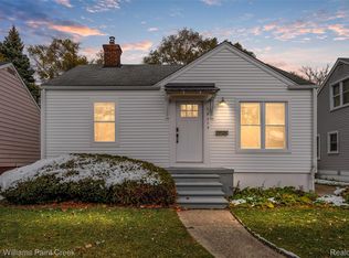 19379 McCormick St, Grosse Pointe, MI 48224