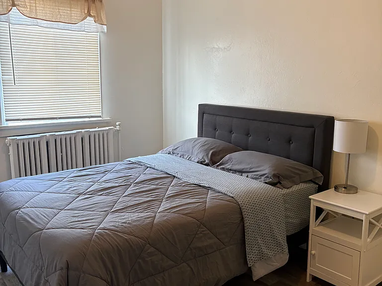 1717 Main St #10 — Photo 5