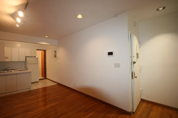 Rented by HH Realty | media 17