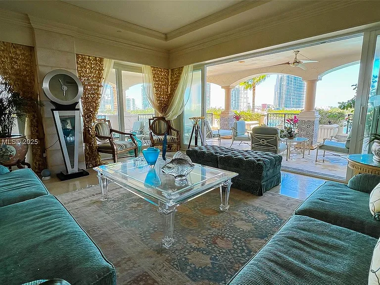 7241 Fisher Island Dr #7241 — Photo 33
