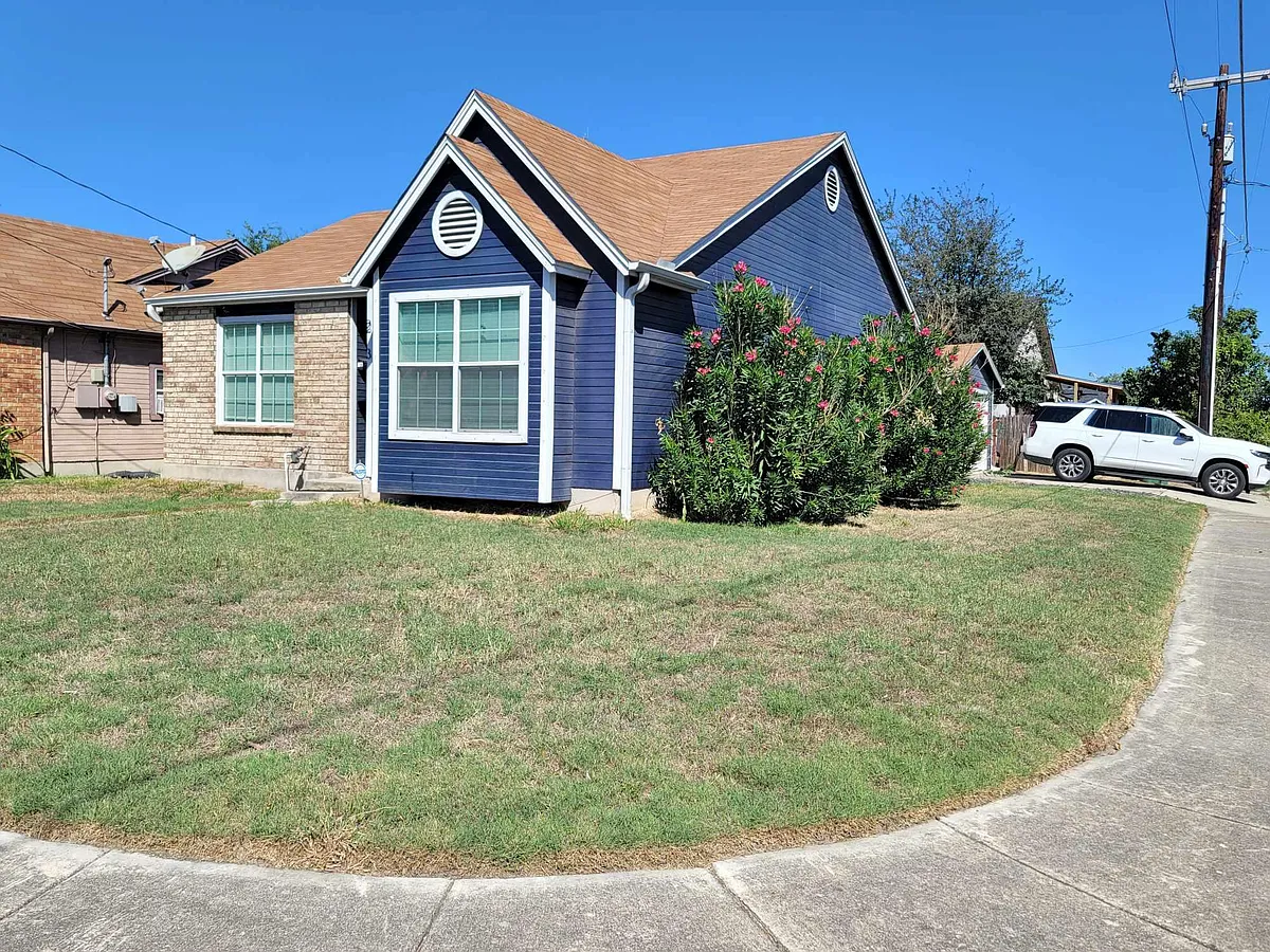 Building Photo - 203 Colima St