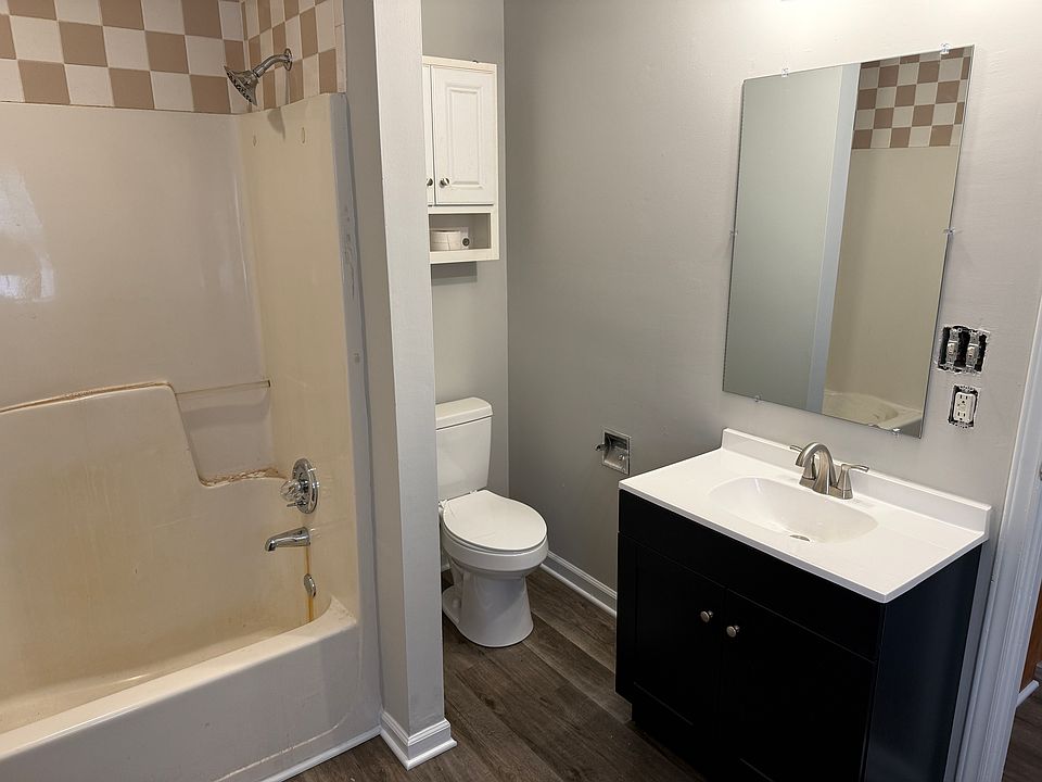 1st image of 211 W Woodall St