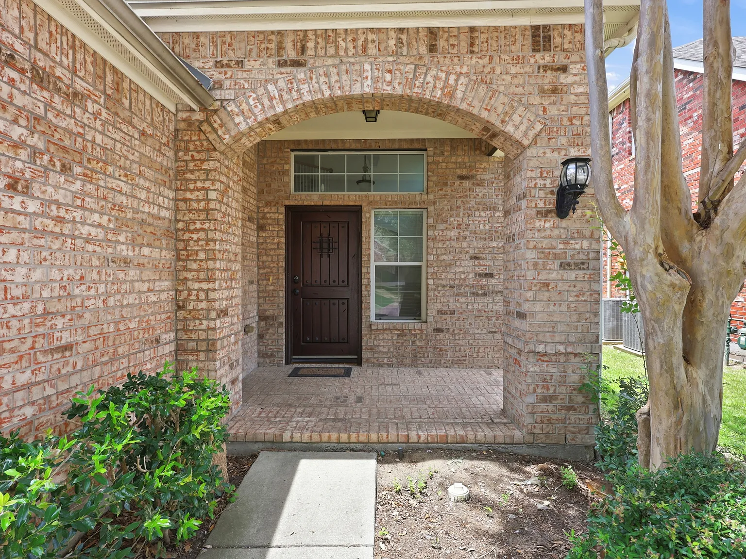 3 bed, 2.5 bath, 2115 sqft, $2,500 — Photo 3