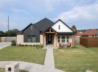 6901 Forest Canyon Dr, Fort Smith, AR 72916