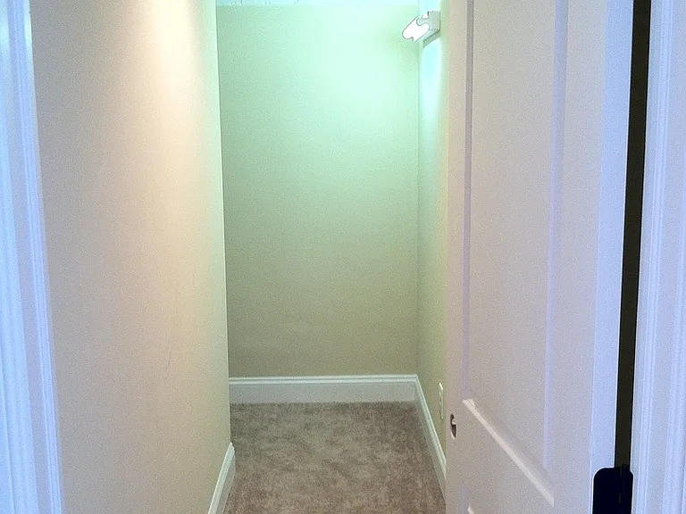 922 Main St — Photo 32