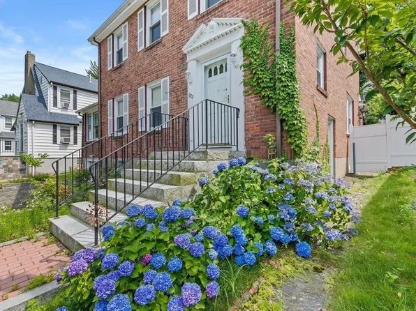 922 Furnace Brook Pkwy, Quincy, MA 02169