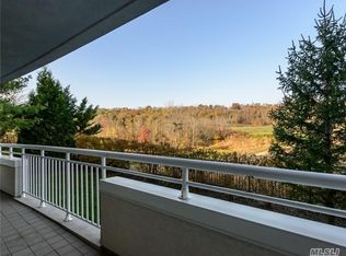 100 Harbor View Dr APT 101, Port Washington, NY 11050