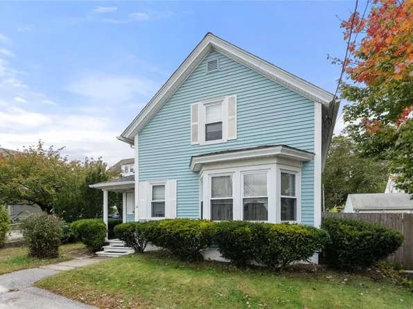 14 North St, Riverside, RI 02915