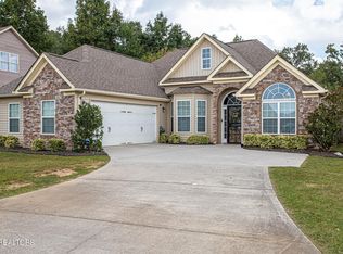 142 Whispering Oaks Dr, Lenoir City, TN 37771