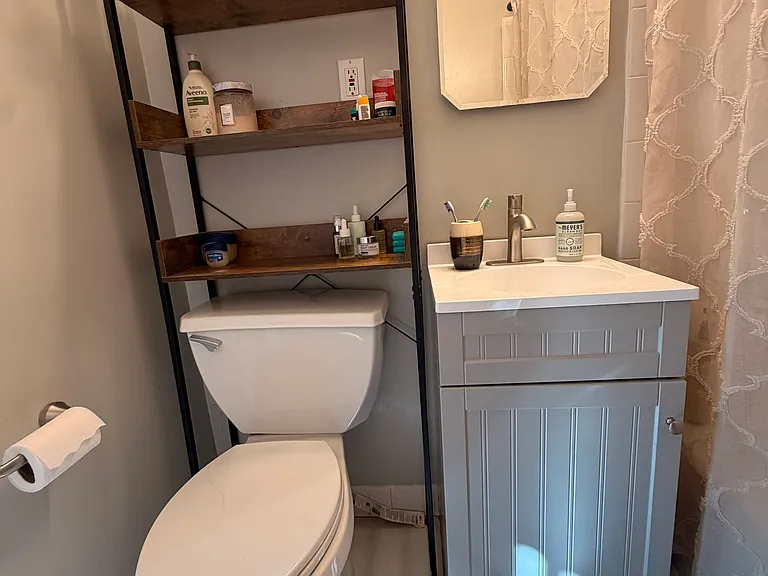 1121 Arlington Blvd #820 — Photo 8