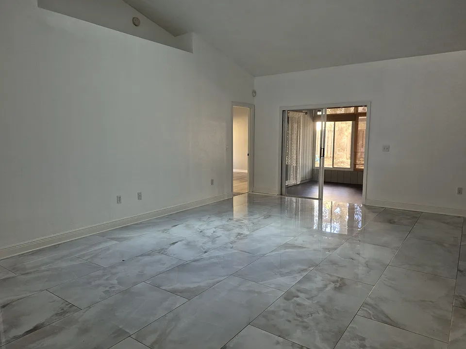 4349 NW 36th St