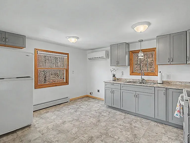 3 bed, 2000 sqft, $2,600 — Photo 2