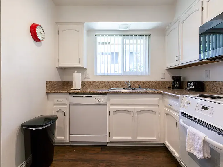 4800 Williamsburg Ln #233 — Photo 12