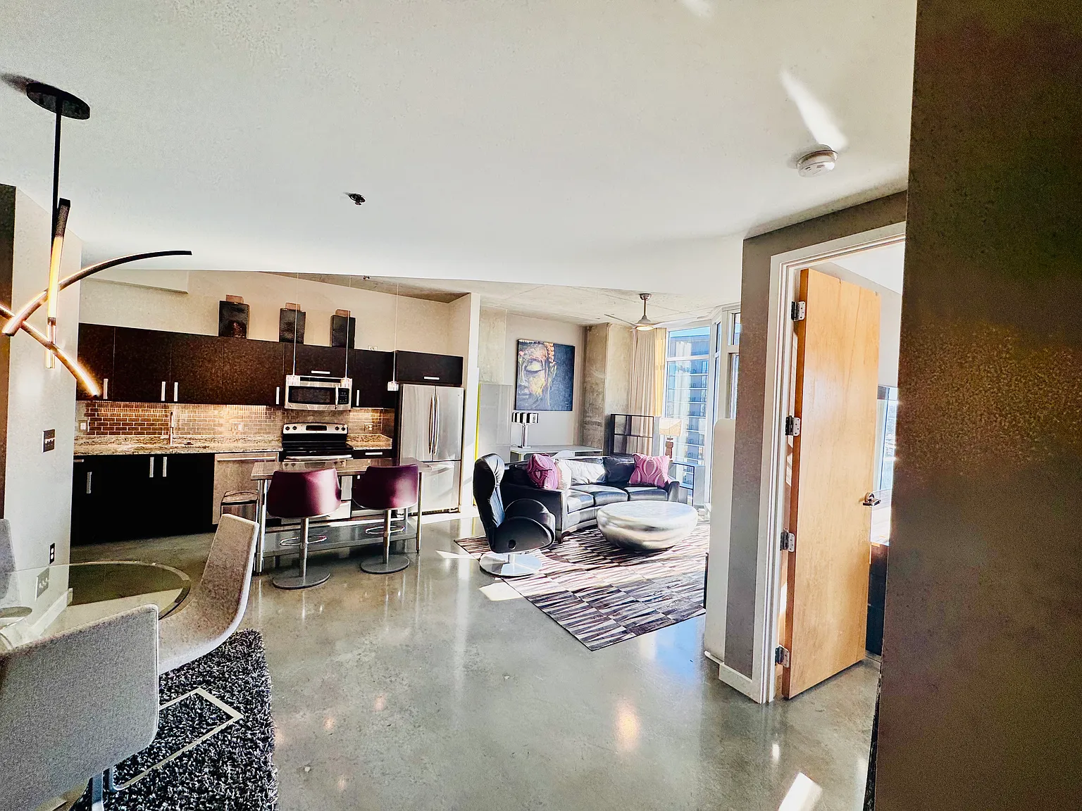 1 bed, 882 sqft, $2,400 — Photo 3