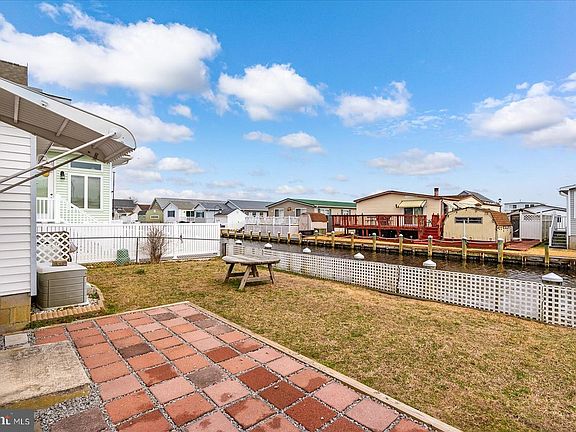 2nd image of 36924 Mallard Dr