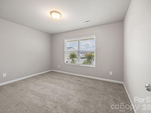 4th image of 1219 Amberlight Cir