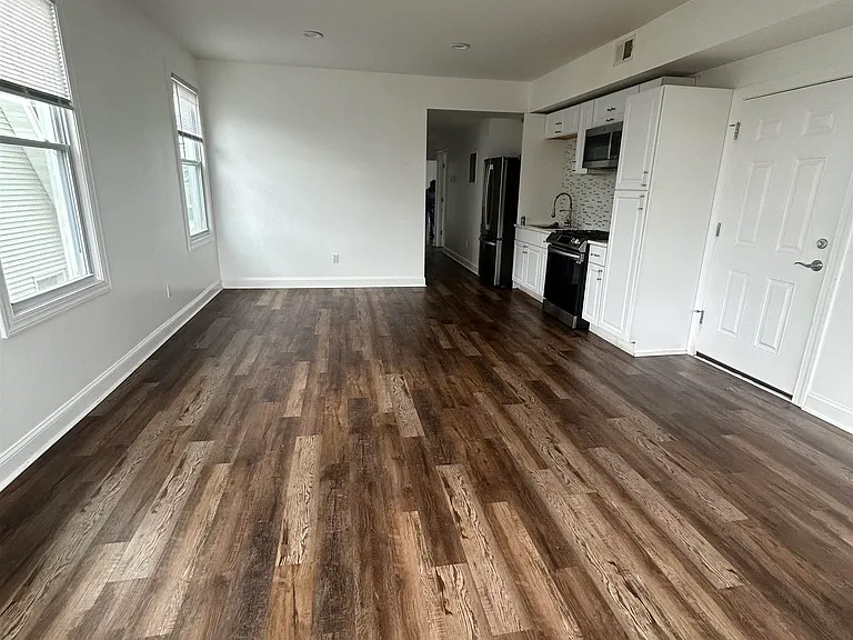 799 Kearny Ave — Photo 4
