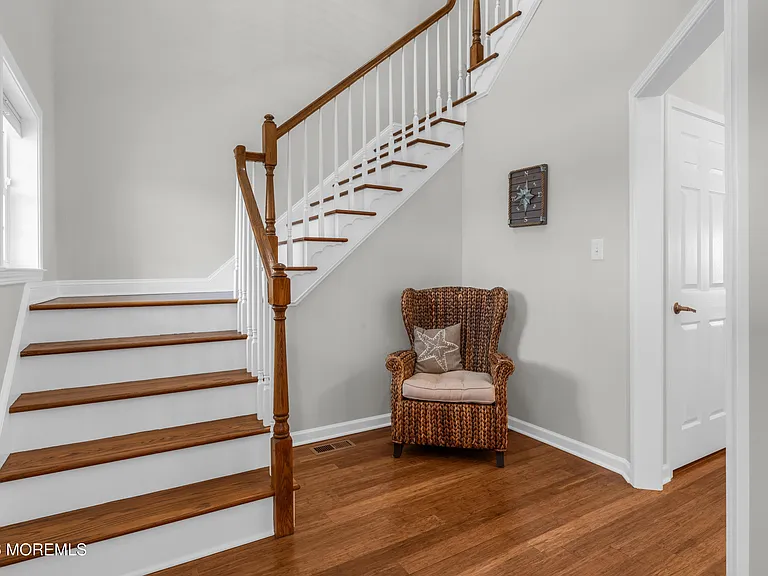 3306 Windsor Ave — Photo 17