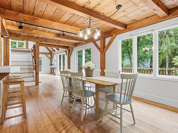 5th image of 17 Orchard Dr