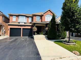 28 Bowsfield Dr, Brampton, ON L6P 1A6